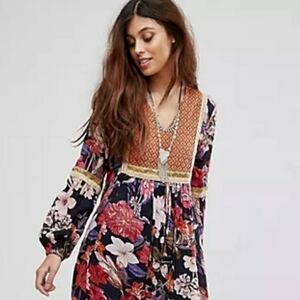 RD + koko Anthropologie embroidered floral tunic top